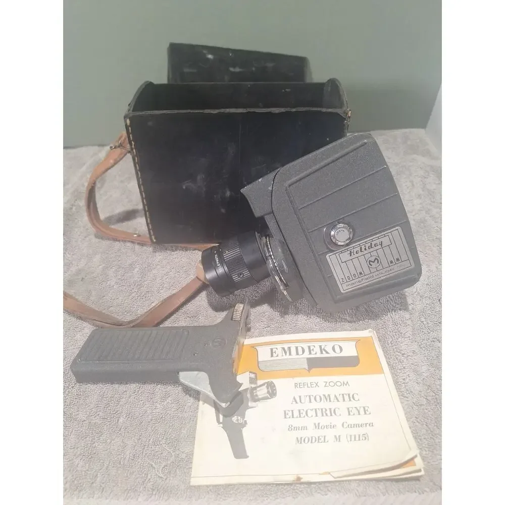 Mansfield Holiday Zoom Model M 1115 8mm Movie Camera w/Case Manual- Works!